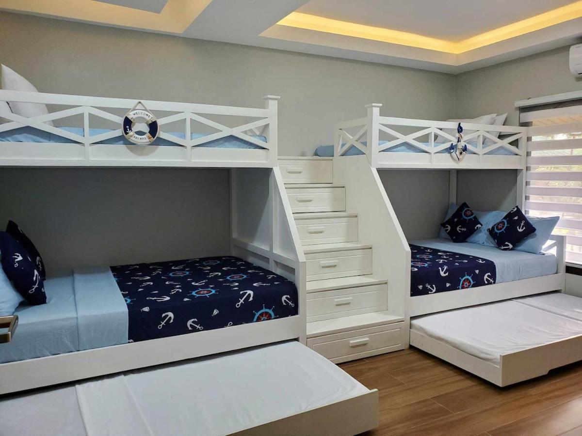 Redwood Cabin Bolinao エクステリア 写真