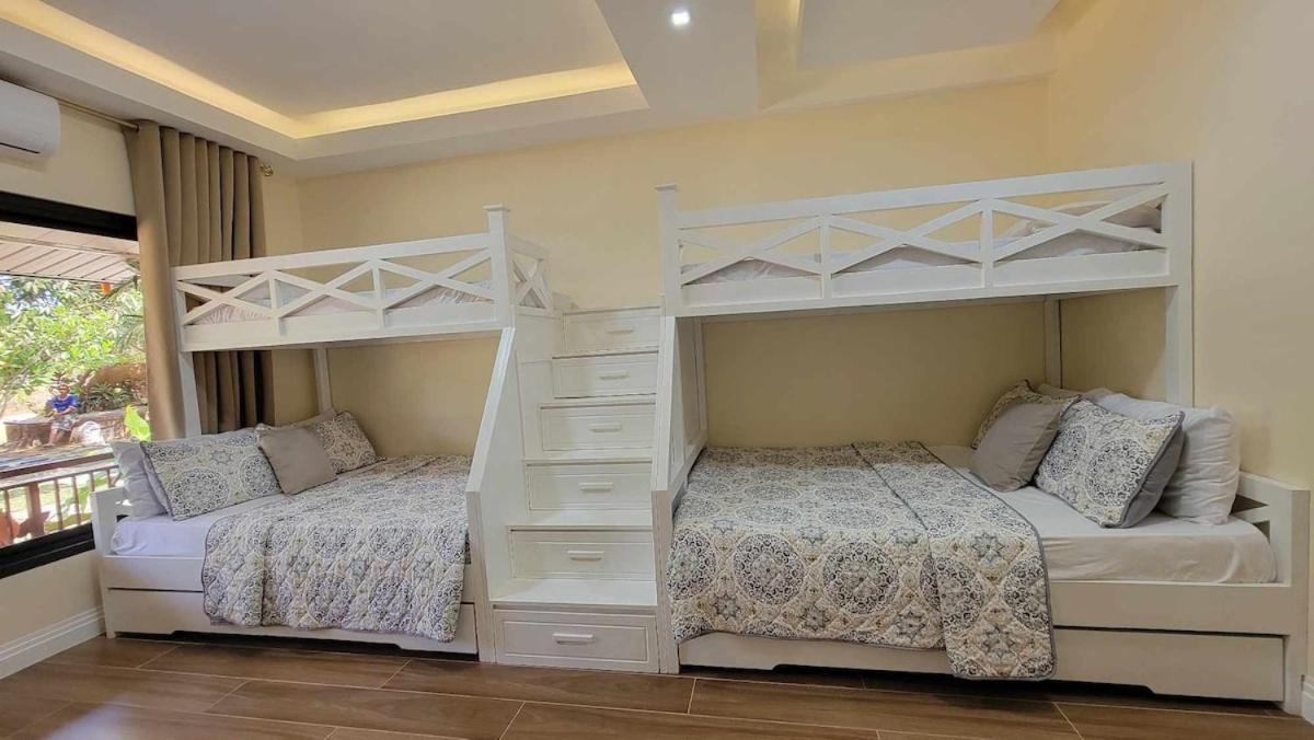 Redwood Cabin Bolinao エクステリア 写真