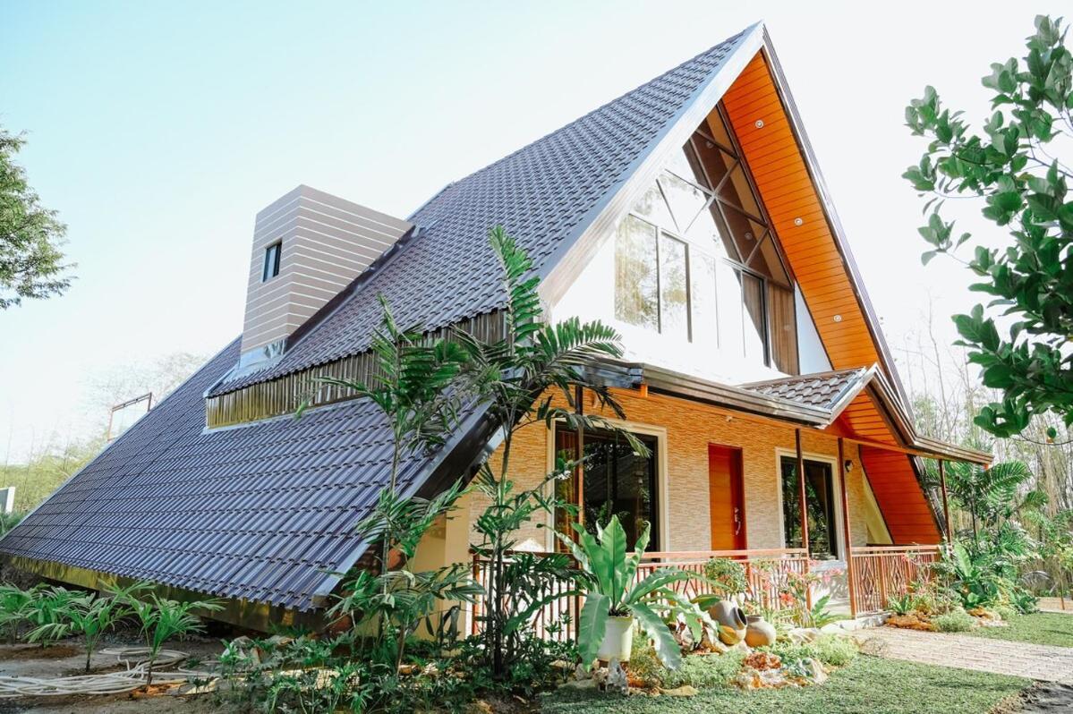 Redwood Cabin Bolinao エクステリア 写真