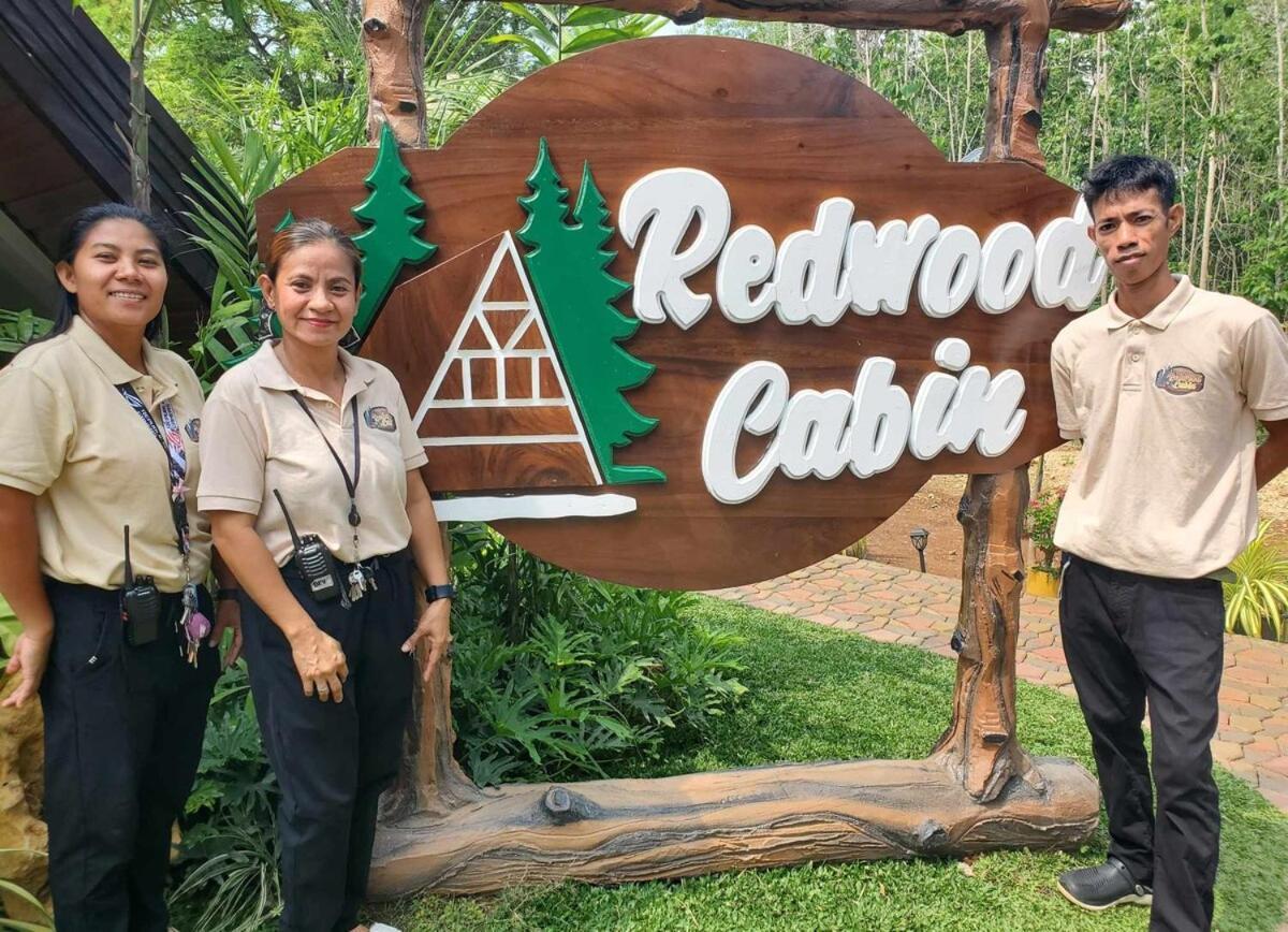 Redwood Cabin Bolinao エクステリア 写真